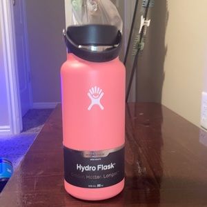 Salmon hydro flask